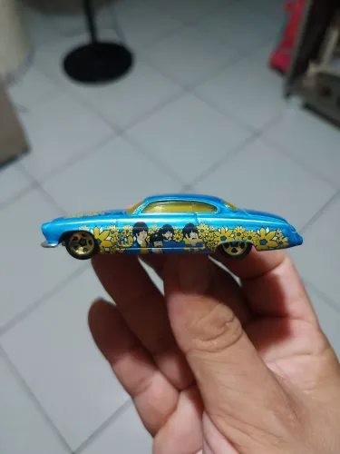 Hot Wheels Fish'd N Chip'd da coleção The Beatles Yellow Submarine 2016