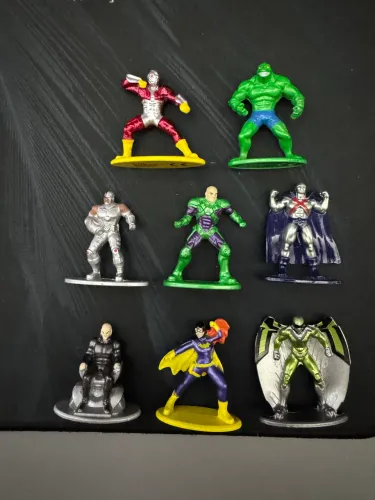 Bonecos nano metalfigs