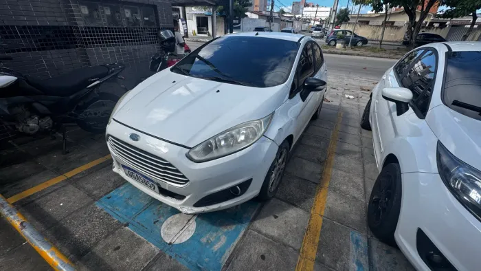 Ford Fiesta 1.6 16V Flex Aut. 5P 2014