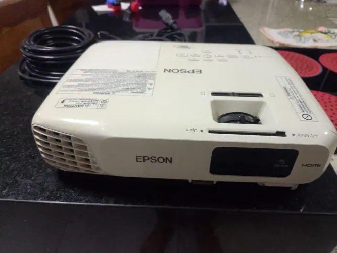 Data show Epson x24 em ótimo estado