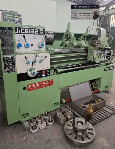 Torno mecânico jinan first mod JIC6132 2010, diam320x1000 maquina chinesa seminova complet