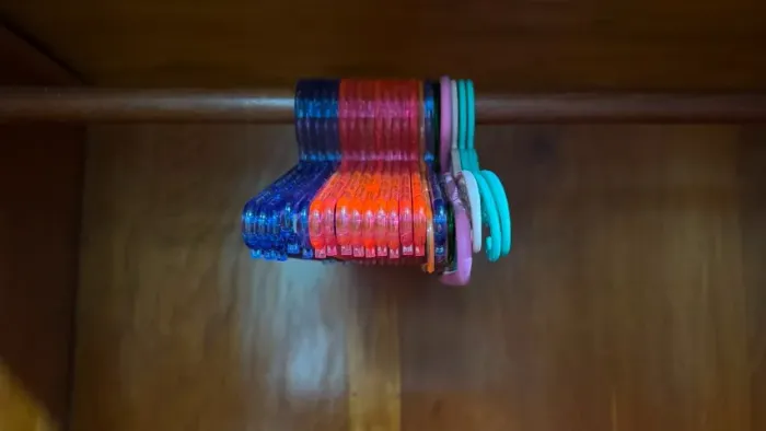 Kit de Cabides Infantis Coloridos em Acrílico e Plástico