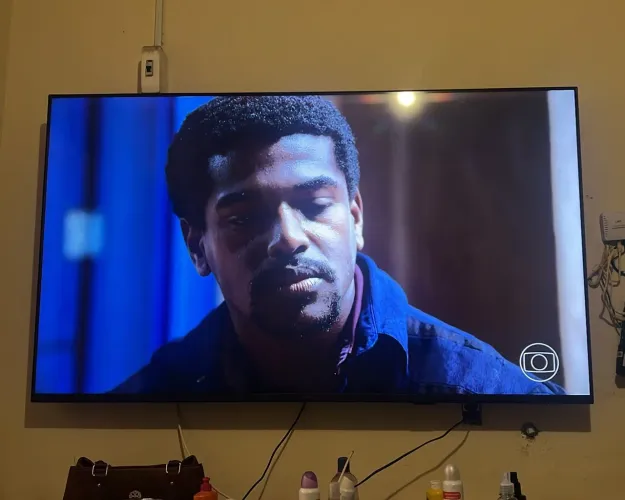 Vendo televisão 65 polegadas