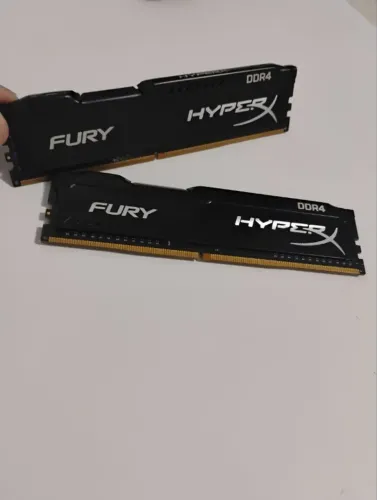 Duas memória ram Fury Hyper de 4GB cada