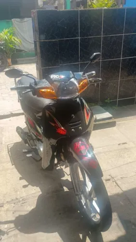 Moto toda boa só anda
