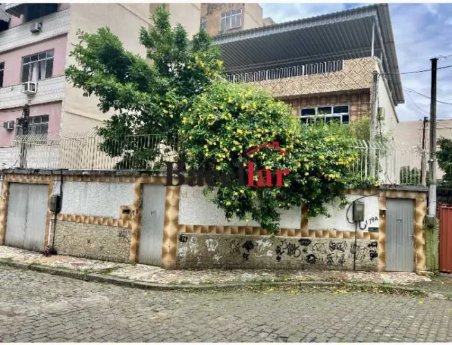Casa de rua : Triplex / Residencial / Tijuca