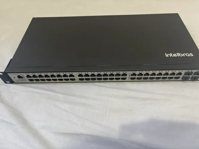 Switch Intelbras, 10/100/1000Mbps, Gigabit Ethernet, 52 Portas - SG 5204 V
