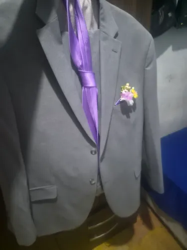 Vendo conjunto de terno , calça e gravata
