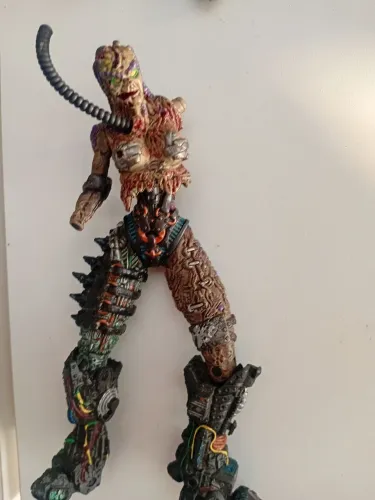 Brinquedo/ figura Mulher Zumbi ( para customizar)