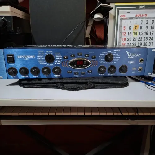 Behringer V-Amp Pro Rack