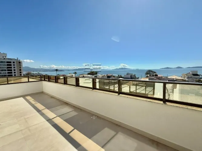 Cobertura duplex com uma linda vista para o mar no bairro Balneário