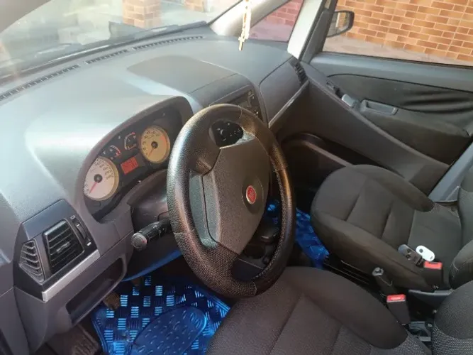 Fiat Idea ELX 1.8 MPI Flex 8V 5P 2010