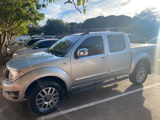 Nissan Frontier SL CD 4X4 2.5tb Diesel AUT 2014