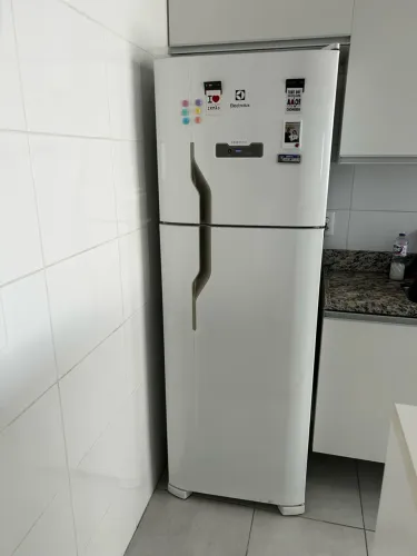 Geladeira Electrolux 390L frostfree