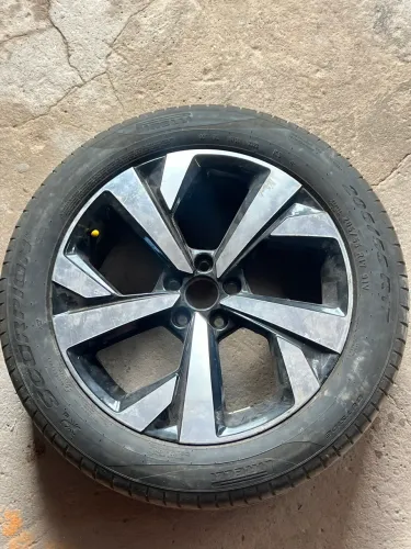 Roda VW aro 17 com Pneus 205/55R17