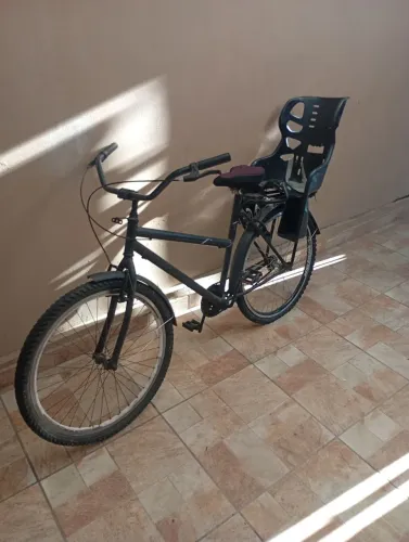 Bicicleta aro 26 com cadeirinha