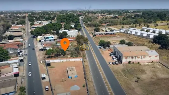 Área comercial com duas frentes no Pedra 90