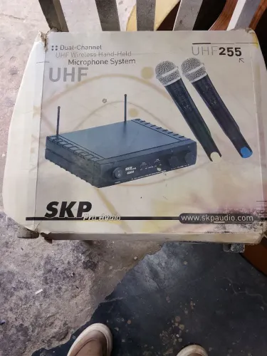 Vende-se microfone duplo sem fio. ?Obs Só venda!