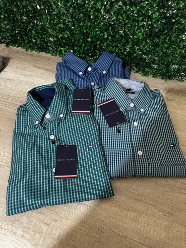 Lote com 3 camisas tommy Hilfiger originais tamanho g aceito trocas 