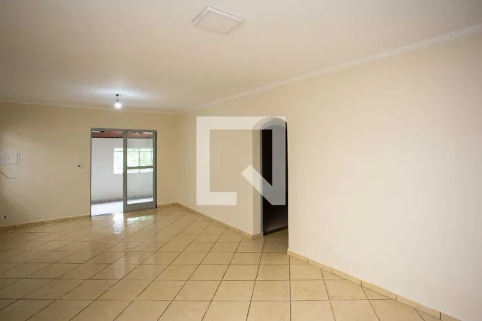 Casa à Venda - Centro, 5 Quartos, 260 m2