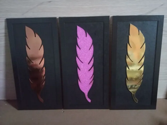 Kit 3 Quadros de mdf, pena da prósperidade