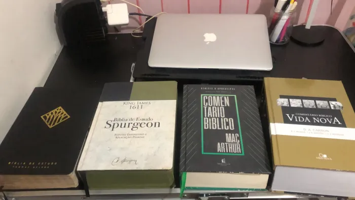 Bíblia e comentário bíblico