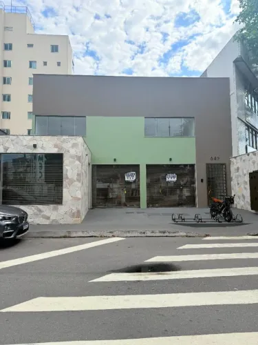 ALUGO 3 LOJAS E 3 SALAS EM JARDIM CAMBURI PROXIMAS AO CEMEC.