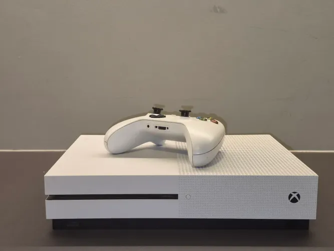 Xbox One S 1TB + Controle Original Branco