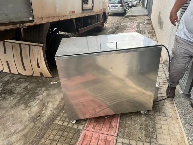 Tanque de inox, desengordurante, limpeza de panelas, travessas, ideal para padaria