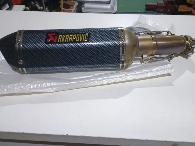 Escapamento akrapovic 