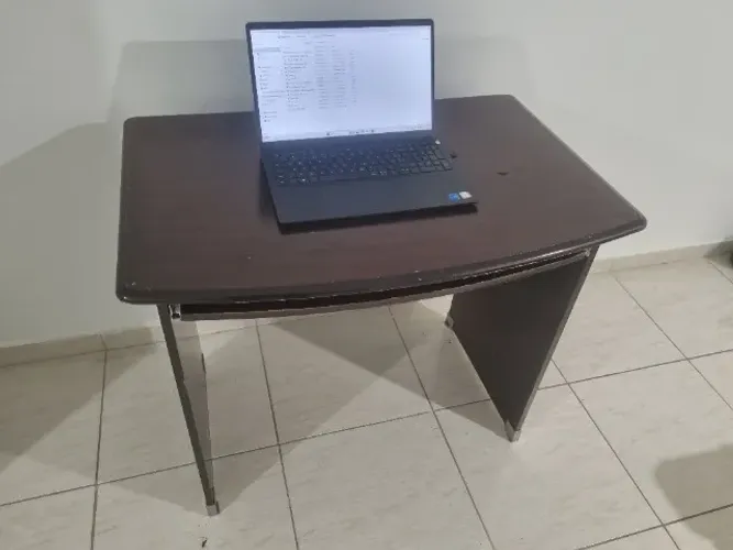 Mesa para computador e estudos ou escritório