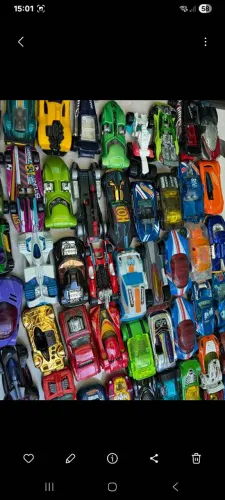 20 carrinhos selecionados hotwheels.