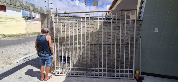 Portão de cano galvanizado