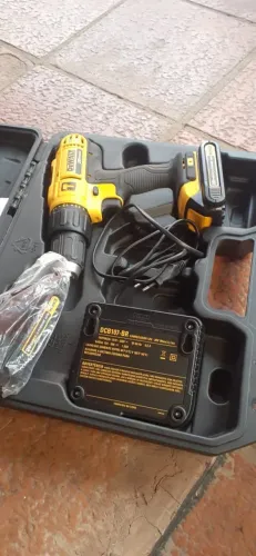 DEWALT Furadeira Martelete Sem Fio De 13mm Dcd7781d2 20v BIVOLT