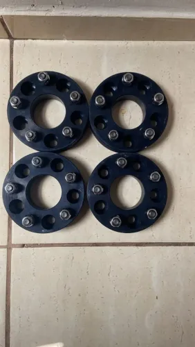 VENDO ALARGADOR / ESPAÇADOR DE RODA