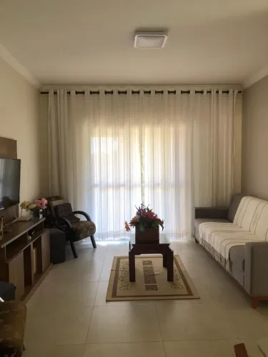 Casa Térrea , centro de Pinhalzinho/SP 