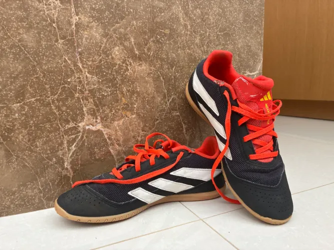Chuteira adidas pradator futsal