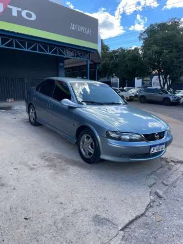 Chevrolet Vectra CD 2.2 16V / 2.0 16V Mec./aut. 2001