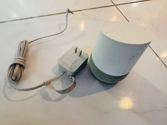 Google Home original com fonte - ótimo estado