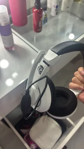 Headset Preto e branco