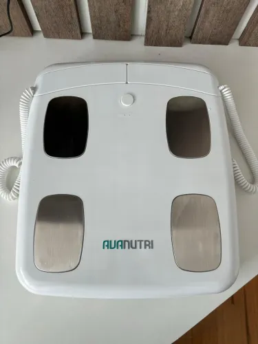 Balança Bioimpedância 03 Frequências - Bluetooth AVA-Bio 380