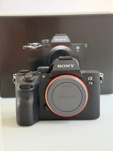 Câmera Sony A7 III 24.2MP (ILCE-7M3) Corpo - usada 54 mil Clicks