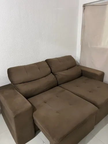 Sofá retrátil novo com pouquíssimos meses de uso