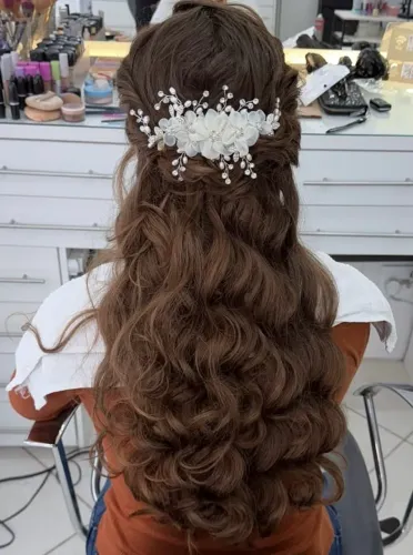Grinaldas para usar no cabelo no casamento 