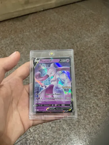 Mewtwo V Pokémon go 