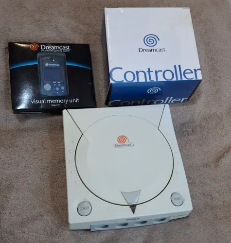 Dreamcast - Desbloqueado - 1 controle (Novo) + 1 VMU (Novo) 