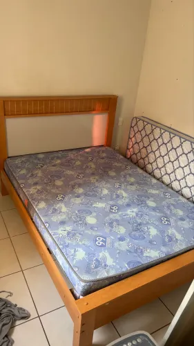 Cama de casal (sem colchão)