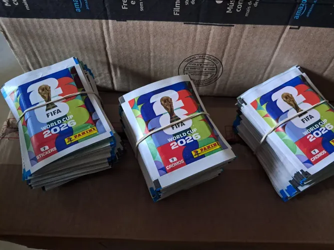 Kit com 10 pacotes de figurinhas Copa do Mundo 2026