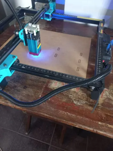 Máquina de Gravação e Corte a Laser CNC - Alta Precisão | Área de Trabalho Ampla