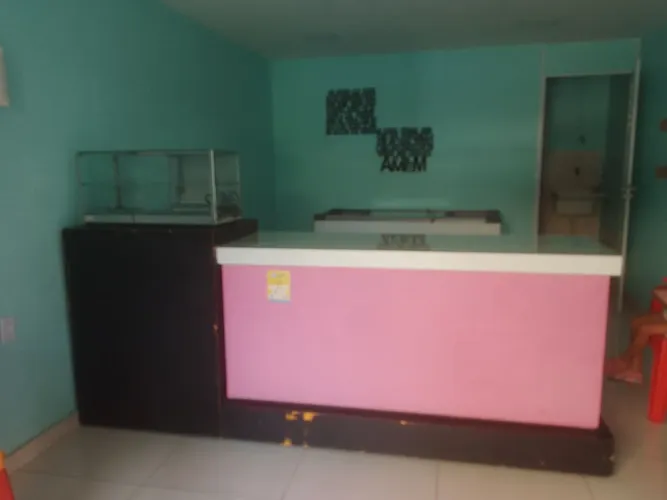 Balcão comercial com tampo de vidro!